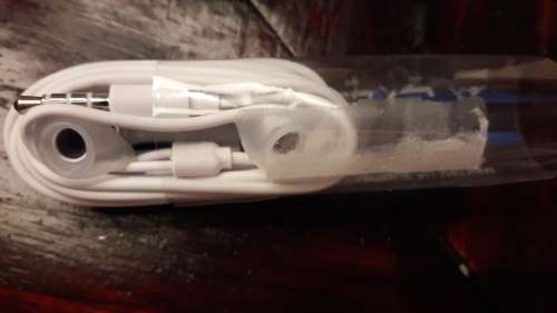 Samsung White Stereo Headset + Volume Control *FREE DELIVERY* & **DISCOUNT**