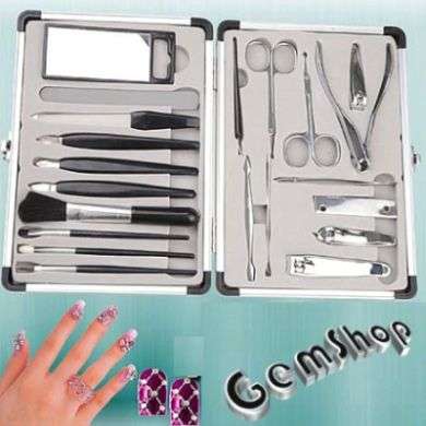 GREAT GIFT!!!21 PIECE MANICURE/PEDICURE BEAUTY KIT
