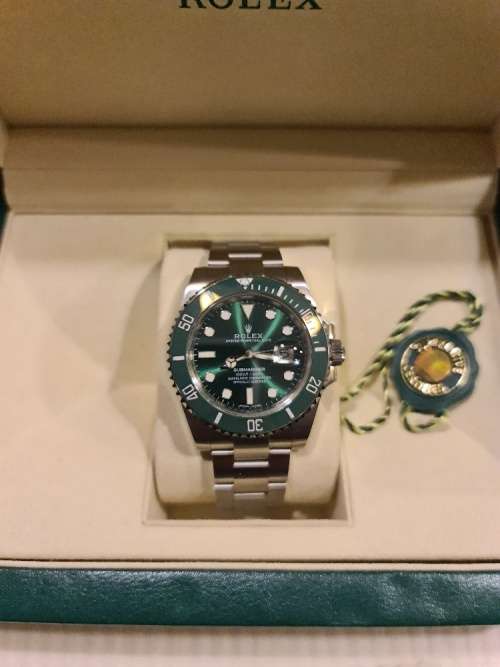 2017 Rolex Submariner 116610LV AKA THE HULK - DISCONTINUED MODEL - FULL SET - MINT