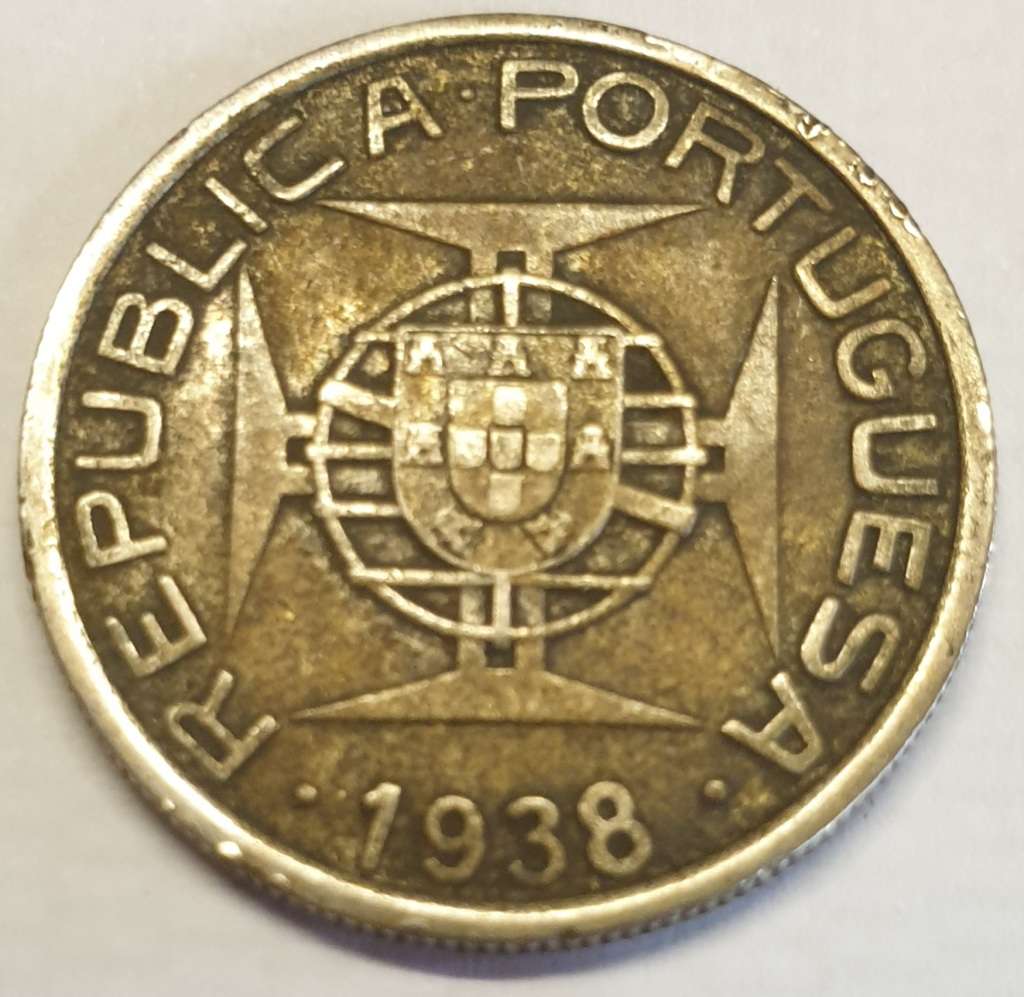 1938 Colonia De Mocambique $5.00 as per images !!!