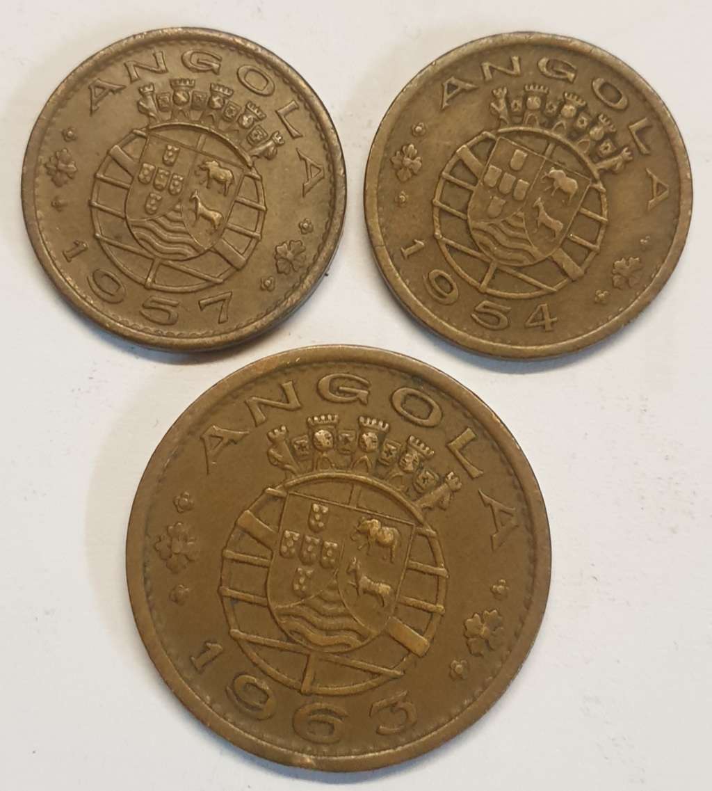 ANGOLA Coins x 3 as per images !! Bid is for the 3 Coins !!!