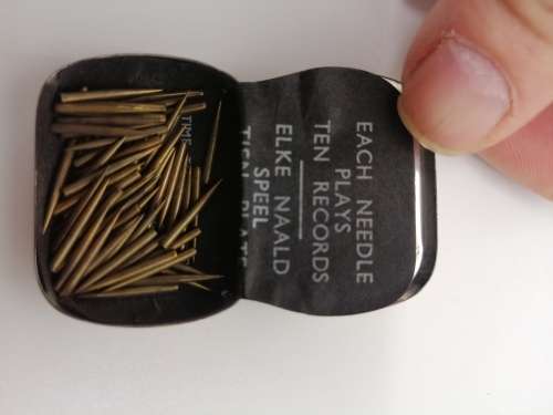 ### Vintage gramophone needles x stacks!!! x 3 tins###