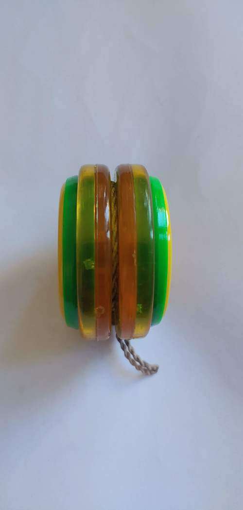 Genuine Russell Opal Fruits yoyo