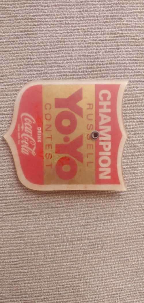 Russell yoyo champion badge early 70`s