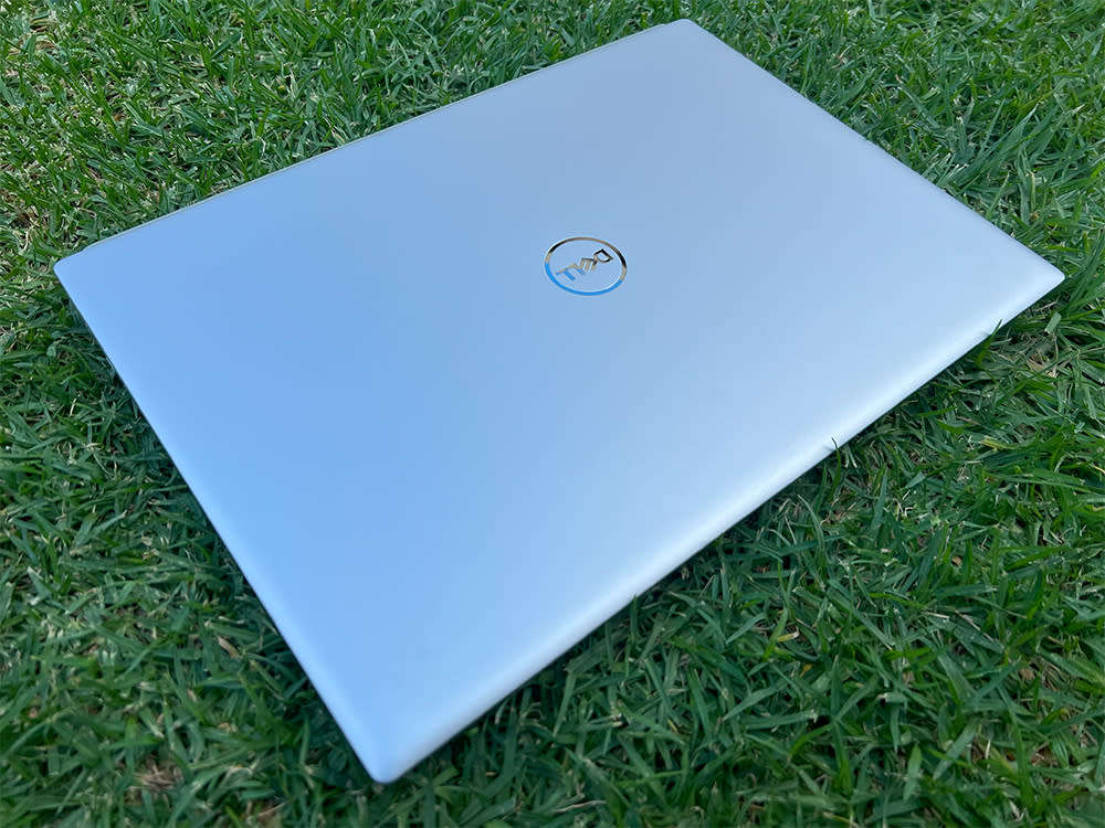 Dell Inspiron 16 5620 - Core i7 - 1255U - 32GB RAM - 512GB SSD - Win 11 Pro Laptop