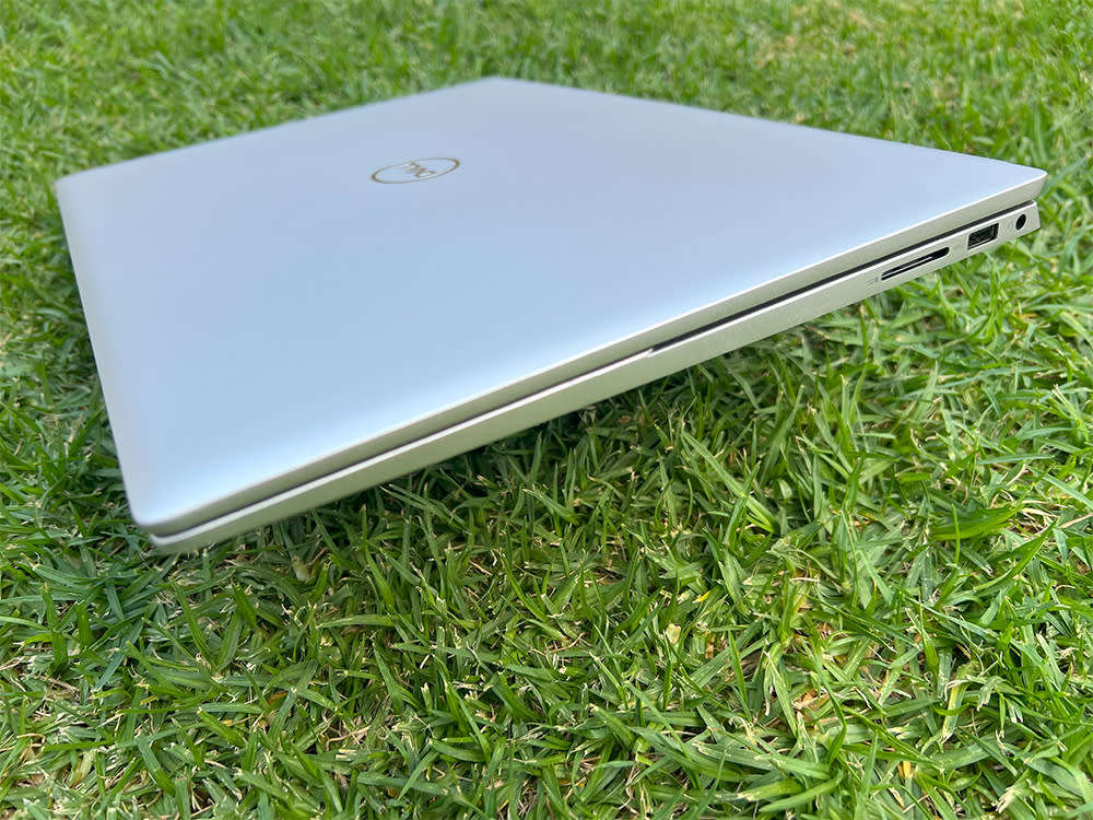 Dell Inspiron 16 5620 - Core i7 - 1255U - 32GB RAM - 512GB SSD - Win 11 Pro Laptop