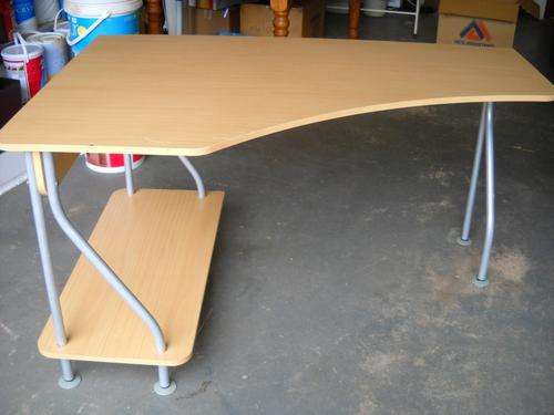 computer desk curved