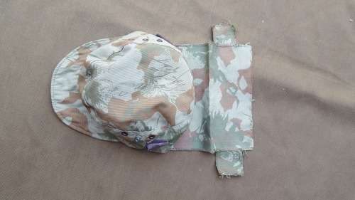 early (with label dd 1970) SAP (Rhodesia era?) thin camo cloth basic flap-cap - size "7" (fits 58)