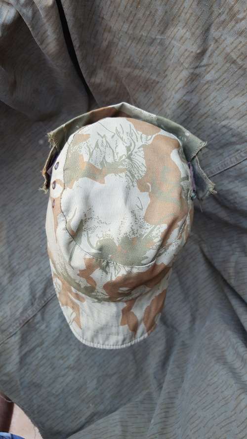 early (with label dd 1970) SAP (Rhodesia era?) thin camo cloth basic flap-cap - size "7" (fits 58)