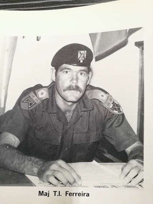 Scarce G-coy sub-unit (Inf coy) tupper unit nutria flash with SA Army higher HQ bar - pin intact