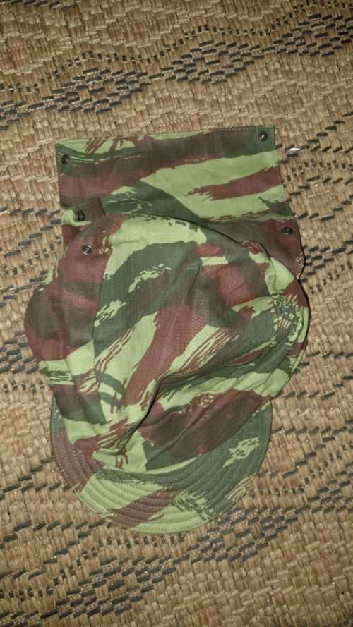 scarce & original SADF era size M SA SF Recce French HBT copy camo flap-cap in used condition