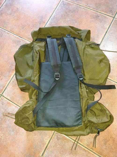 very good used condition SADF era Recce used Niemoller Medium backpack (internal frame) - zips good