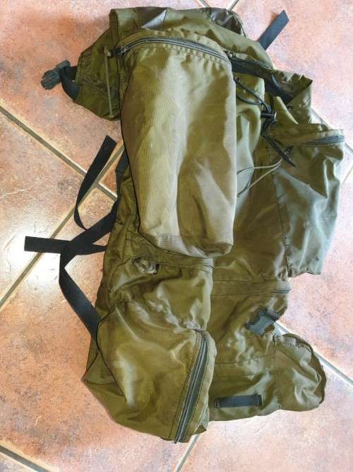 very good used condition SADF era Recce used Niemoller Medium backpack (internal frame) - zips good