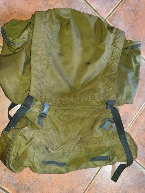 very good used condition SADF era Recce used Niemoller Medium backpack (internal frame) - zips good