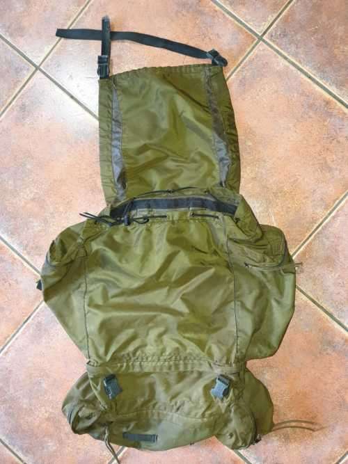 very good used condition SADF era Recce used Niemoller Medium backpack (internal frame) - zips good