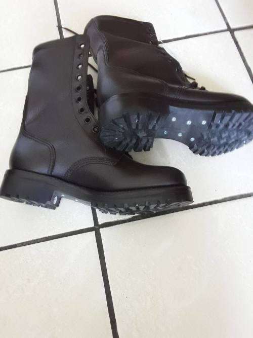 SA Army Parabat "jumpers" full leather combat boots size 7 M (wide) - new and unworn (Commando sole)