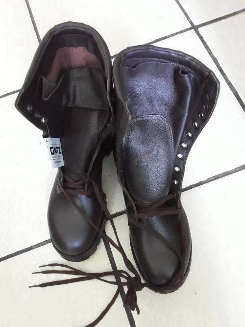 SA Army Parabat "jumpers" full leather combat boots size 7 M (wide) - new and unworn (Commando sole)