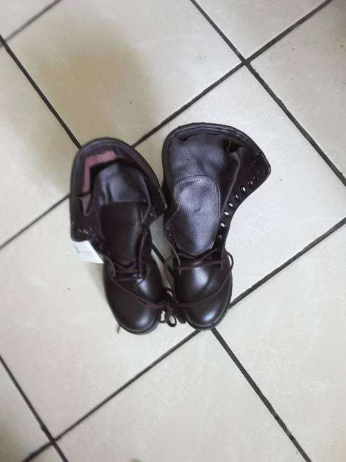 SA Army Parabat "jumpers" full leather combat boots size 7 M (wide) - new and unworn (Commando sole)