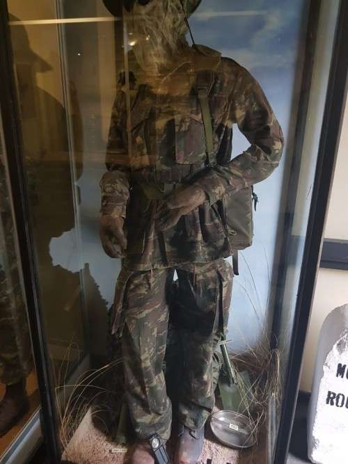 SADF era Patt 80 ripstop canvas "donkey brown" butt-pack uses ALICE clips very good intact condition