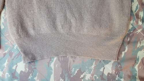 International (Spanish?) khaki Military style jersey/ jumper (wool) in very good used condition Med