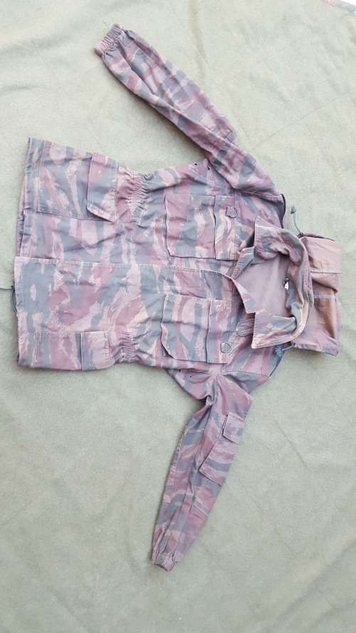 rare Serbian SF lizard camo jacket in medium (large) in very good used condition with hood