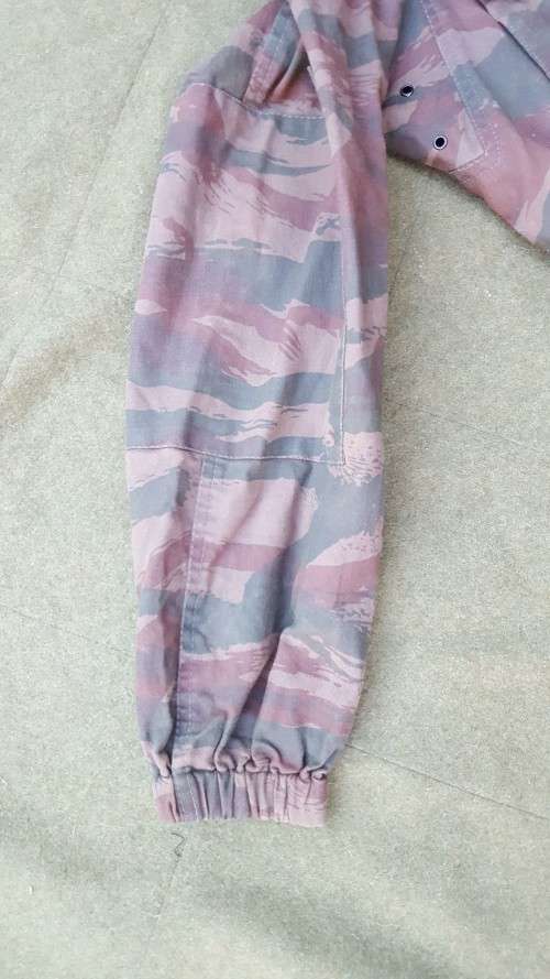 rare Serbian SF lizard camo jacket in medium (large) in very good used condition with hood