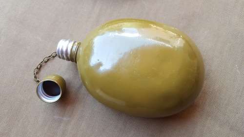 original USSR allu tropical khaki afghanka colour canteen and cover/ carrier - new and unuse dd 1980