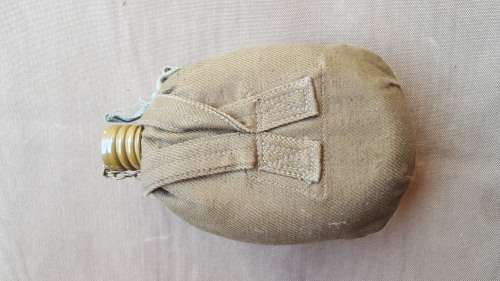 original USSR allu tropical khaki afghanka colour canteen and cover/ carrier - new and unuse dd 1980