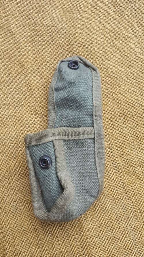 a scarce and rarely seen patt 70/73 SADF era olive green canvas compass pouch - new condition
