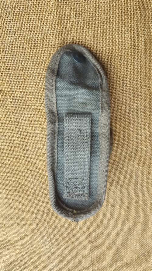 a scarce and rarely seen patt 70/73 SADF era olive green canvas compass pouch - new condition