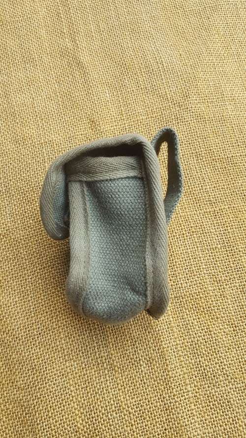 a scarce and rarely seen patt 70/73 SADF era olive green canvas compass pouch - new condition