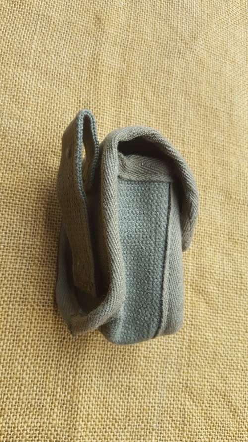 a scarce and rarely seen patt 70/73 SADF era olive green canvas compass pouch - new condition