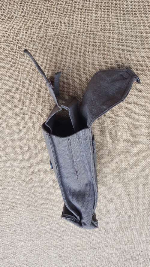 very rare donkey brown SA made cheap export ammo pouch made for UNITA in Angola as SADF supplied aid