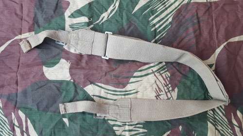 mint new & unissued unused condition SADF era patt 70/73 wide olive green canvas R4/R5 rifle sling