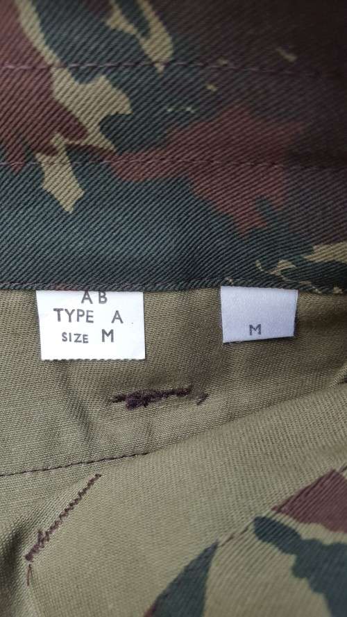 mint & unused off the shelf Med (waist 36) size Recce type "A" 1st patt wet season pair of trousers