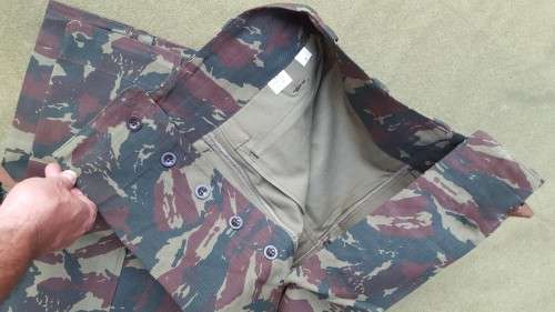 mint & unused off the shelf Med (waist 36) size Recce type "A" 1st patt wet season pair of trousers