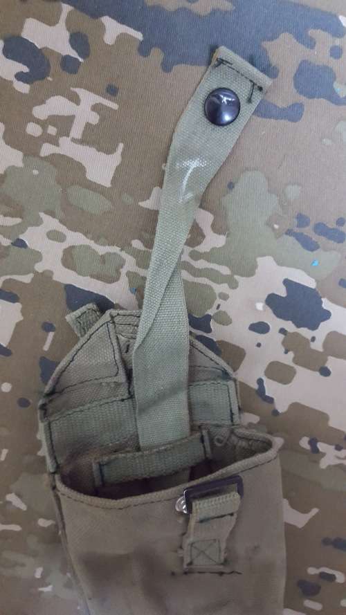 a very rare find - very scarce Rhodesian single mag patt 69 ammo pouch in great condition (nr1)