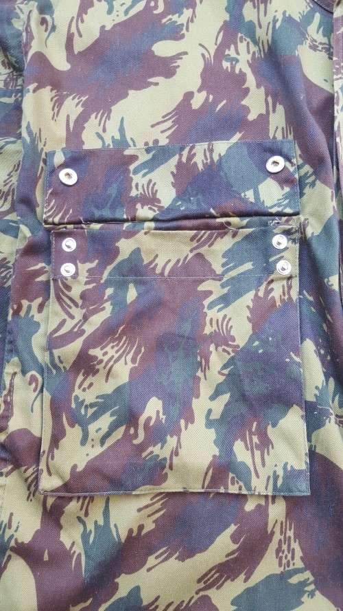 scarce and diff to source Moz Marines Fuzerleiros XL size smock in great used condition - no damage