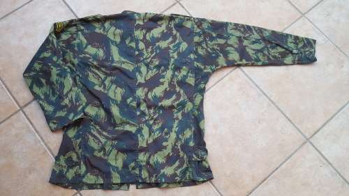 scarce and diff to source Moz Marines Fuzerleiros XL size smock in great used condition - no damage