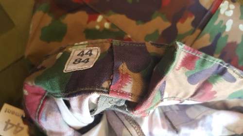 excellent condition Swiss Taz 57 camo combat trousers waist size 34/36 - no damage almost new