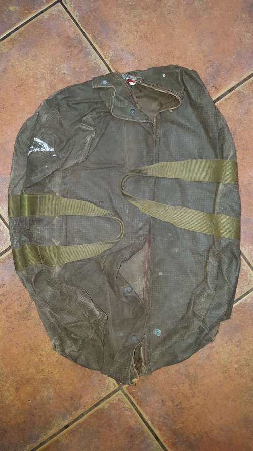 scarce & handy used (damaged main zips) SA SF/ Para type kit-bag in patt 80 type olive green canvas