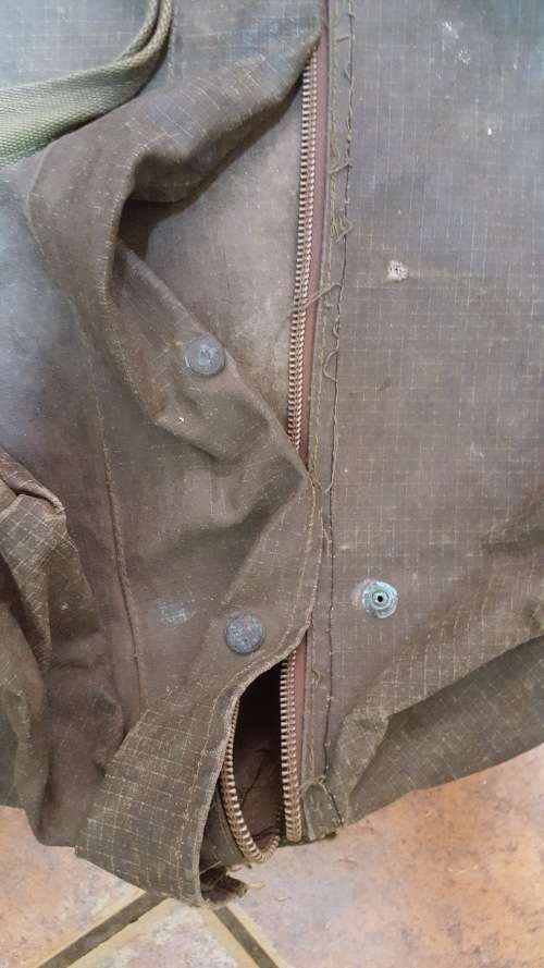 scarce & handy used (damaged main zips) SA SF/ Para type kit-bag in patt 80 type olive green canvas