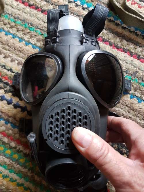 pr unused (no scratches) SM-90 gas mask SADF era issue dark `sunglasses` protective clip-on lenses