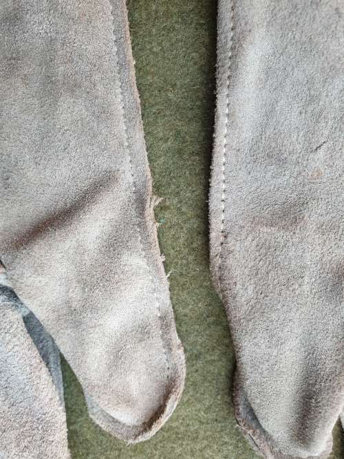 pair orginal SADF period/era Recce used suede/rawhide work (urban use) gloves - no damage/no holes