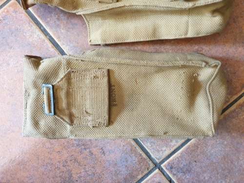 set clean & original matching WW2 era South African troop Bren gun pouches (?) - Canada made