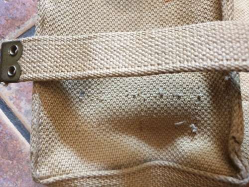 set clean & original matching WW2 era South African troop Bren gun pouches (?) - Canada made