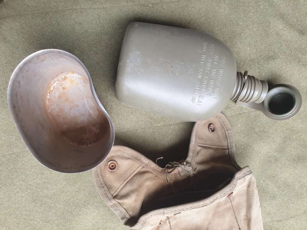 used SAP (contract) issue Borderwar era original 1lt canteen cover & std SADF type 1lt canteen & cup