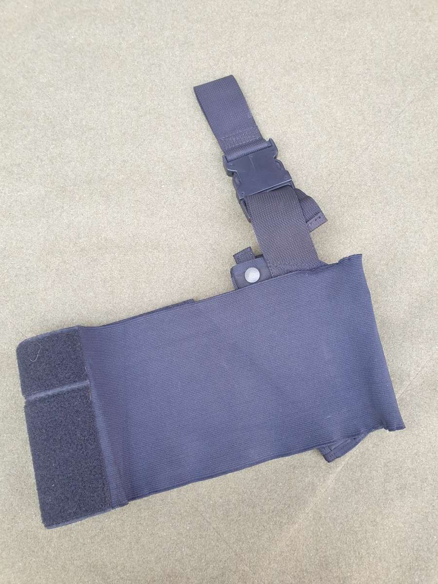 scarce used SADF era original SA SF Recce used/issue black nylon drop-leg thigh holster urban kit