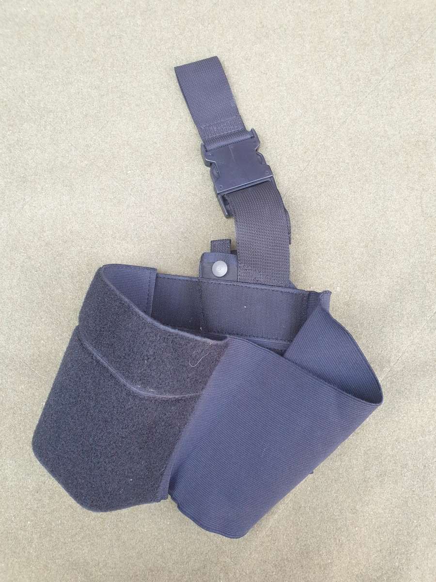 scarce used SADF era original SA SF Recce used/issue black nylon drop-leg thigh holster urban kit