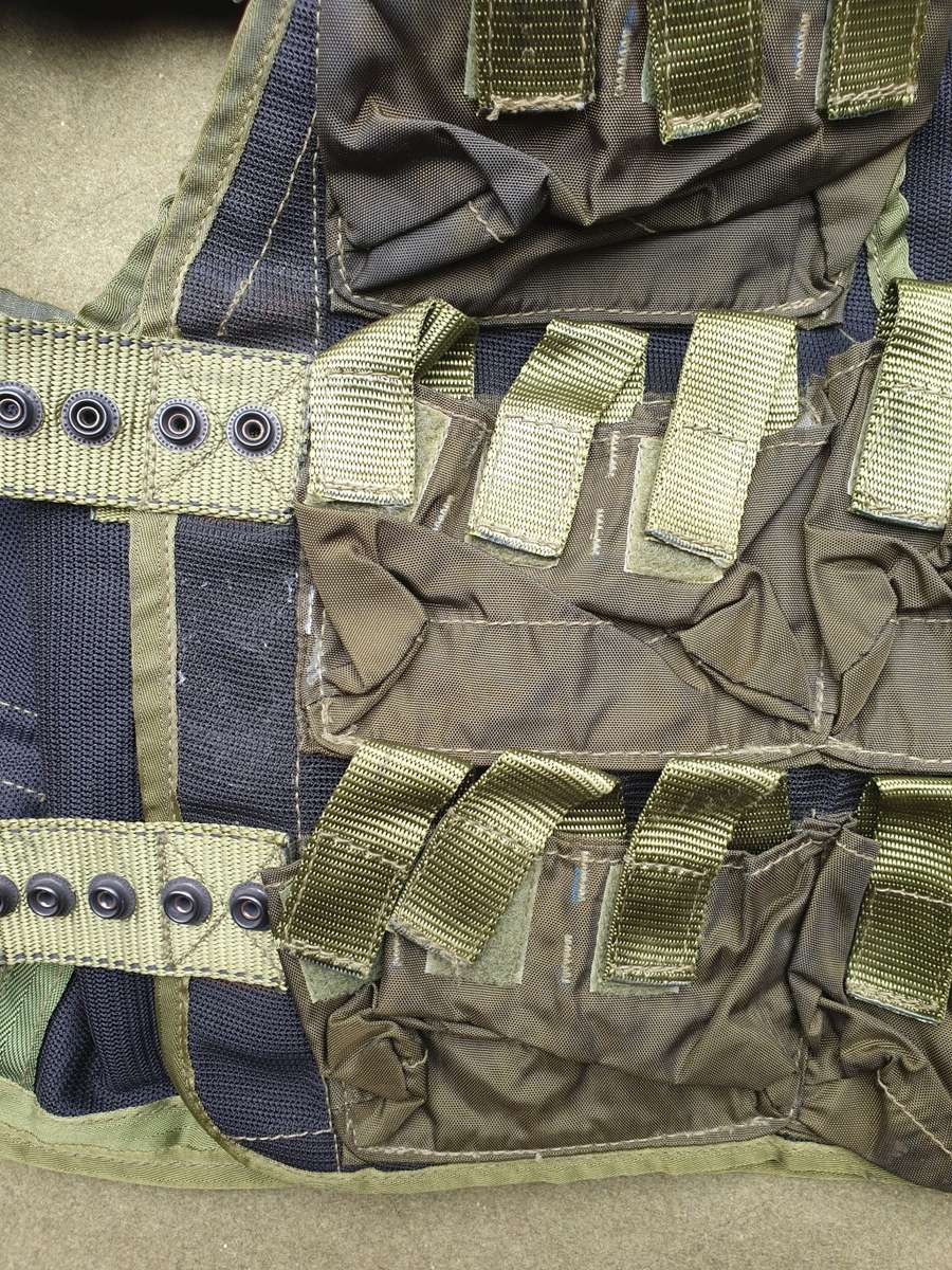 SA SF Recce Niemoller style olive green nylon 40mm vest SADF issue SWA/Angola era borderwar period